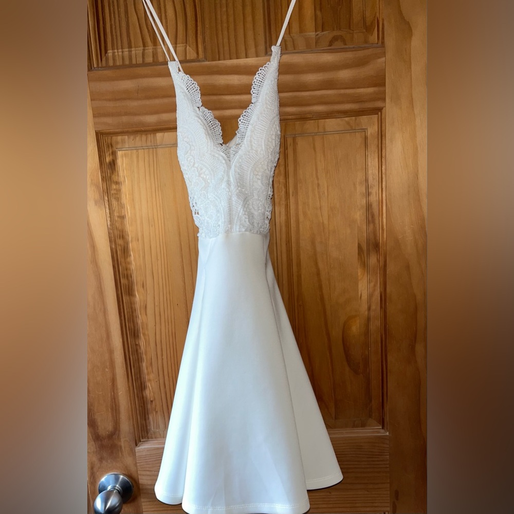 LAC BLEU APPLIQUÉD CUTE SKINNY  STRAPS DRESS￼